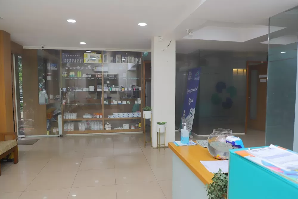 Hari Laser Clinics - Daycare Piles, Varicose Veins, Fistula, Fissure, Hernia, Gallstones, Circumcision, Lipoma, Hydrocele - Photo 1