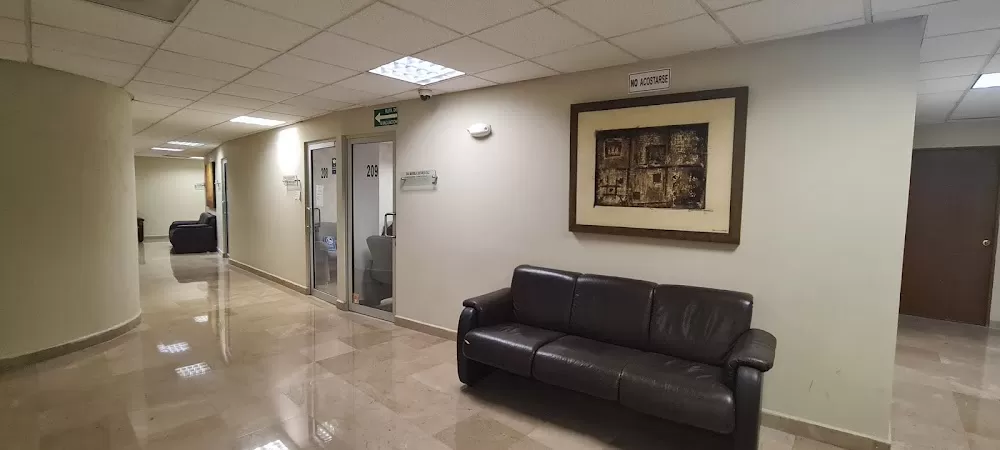 Centro Médico de la Mujer - Photo 5