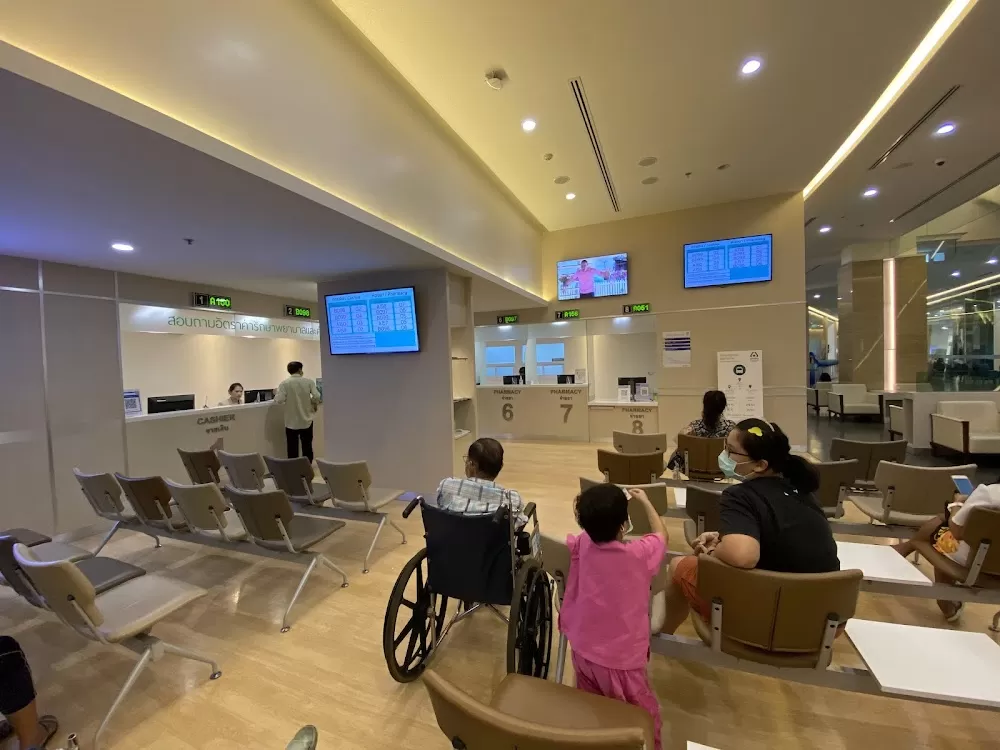 Nakornthon Hospital / โรงพยาบาลนครธน / 那空通医院 - Photo 2