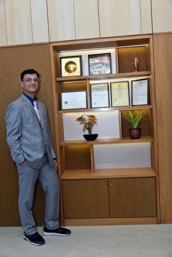 Dr Chirag Shah Piles Hernia Doctor Ahmedabad Fissure & Fistula, Laser Piles, Circumcision, Senior Piles Surgeon Ahmedabad - Photo 8