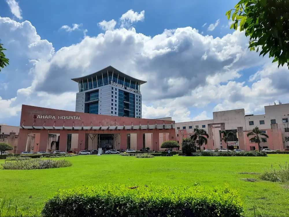 Max Super Speciality Hospital Lucknow - Photo 2