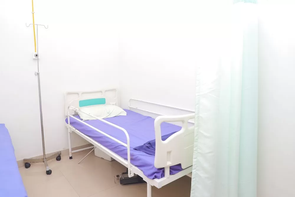 Hari Laser Clinics - Daycare Piles, Varicose Veins, Fistula, Fissure, Hernia, Gallstones, Circumcision, Lipoma, Hydrocele - Photo 5