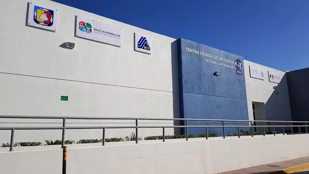 Centro Estatal de Oncología "Dr. Rubén Cardoza Macías" - Photo 4
