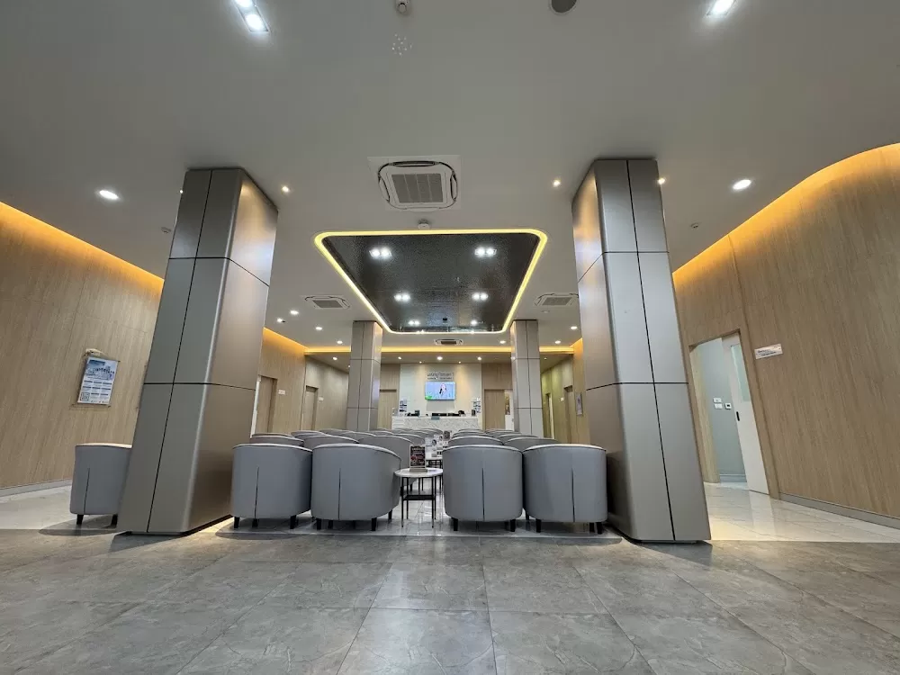 Bangkok Eye Hospital (BEH) - โรงพยาบาลจักษุกรุงเทพ - Photo 1