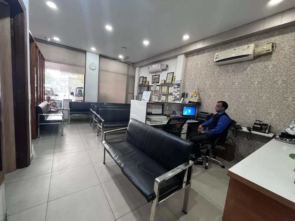 𝗗𝗿 𝗩𝘆𝗼𝗺 𝗕𝗵𝗮𝗿𝗴𝗮𝘃𝗮 (𝗛𝗠𝗖 𝗛𝗼𝘀𝗽𝗶𝘁𝗮𝗹) - Best Neurosurgeon in Ludhiana | Spine Surgeon | Brain Hospital in Ludhiana - Photo 3