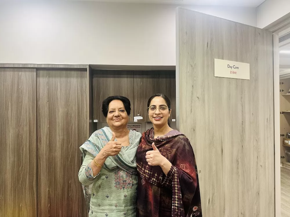 Dr Pooja Babbar - Medical oncologist in Gurgaon | Cancer Doctor in Gurgaon | Breast Cancer | Lung Cancer Specialist - Photo 5