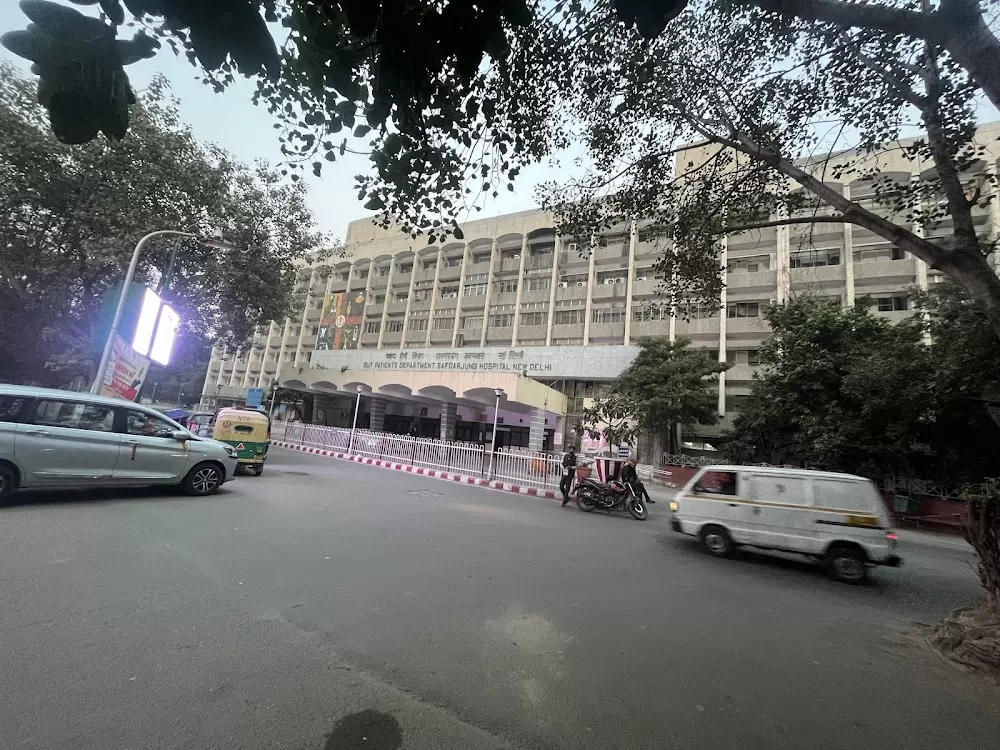 ORTHO OPD Safdarjung Hospital - Photo 2
