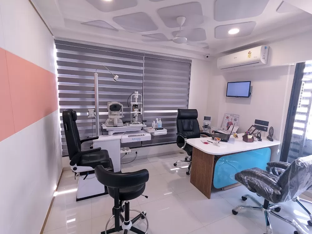 Divyadrashti Eye Hospital - Dr Krishna Marfatia Patel - Photo 4