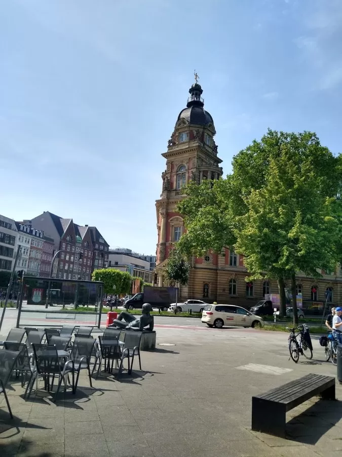 MEDIZIN AM STEPHANSPLATZ Alte Oberpostdirektion Hamburg - Photo 6