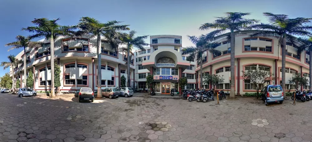 Career Hospital Bhopal - Photo 4