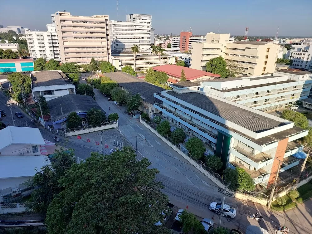Maharat Nakhon Ratchasima Hospital - Photo 3