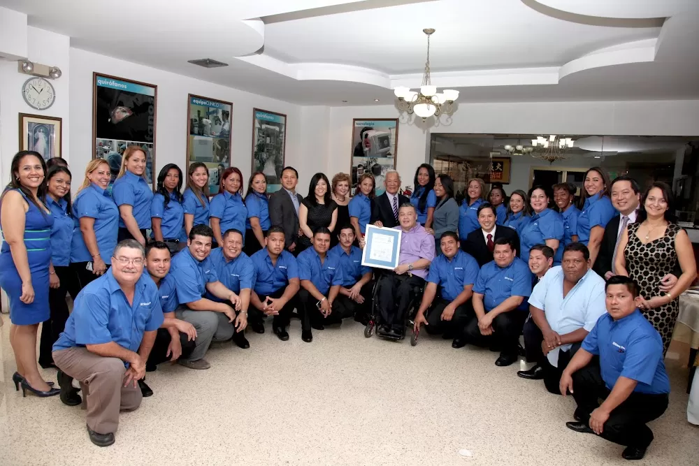Clinical Yee - Ocular Microsurgery Institute - Photo 5