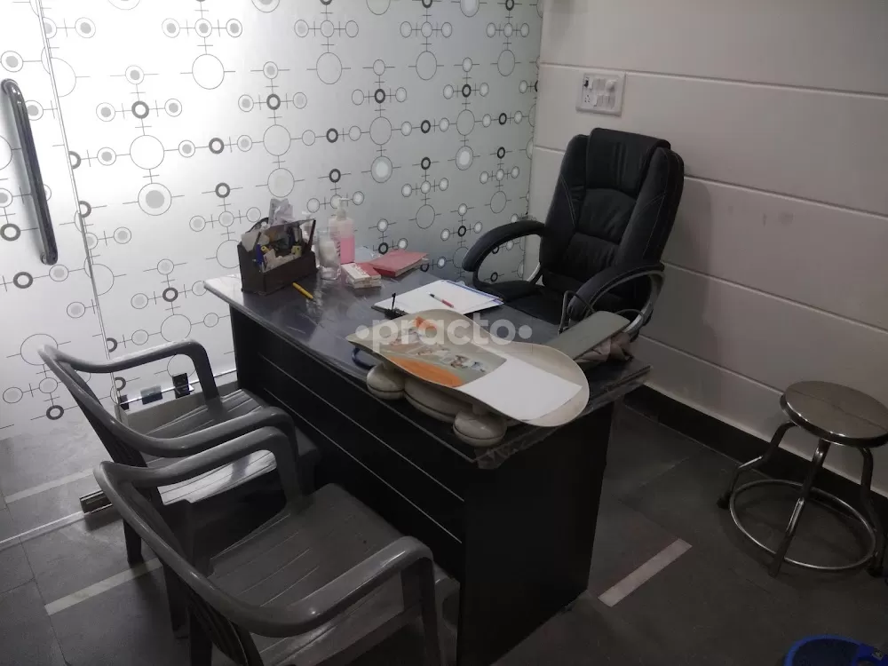 Dr Mohit Ghai - Child Specialist in Gaur City 2 | Pediatrician in Gaur City, Noida | Child Doctor in Gaur City 2 | Near me | - Photo 3