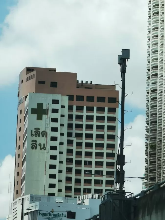 Lerdsin Hospital - Photo 3