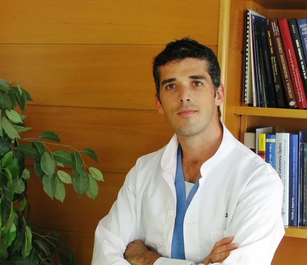 Dr. José Nieto - Photo 6