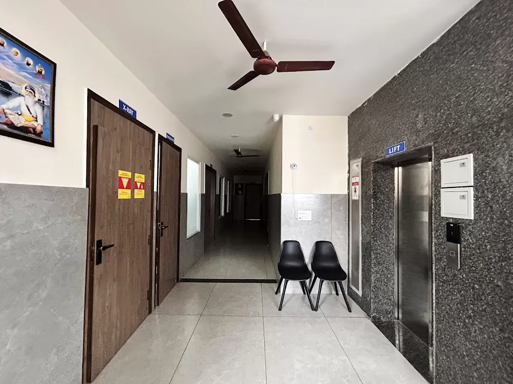 Preet Multispeciality Hospital & Surgical Centre | Orthopedic Doctor | Gynaecolgist | Laparoscopic Surgeon |Knee Replacement - Photo 5