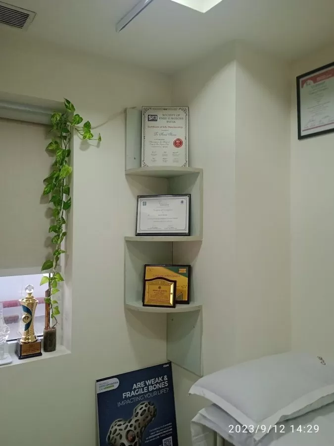 𝗗𝗿. 𝗔𝗻𝗺𝗼𝗹 𝗦𝗵𝗮𝗿𝗺𝗮 - Best Orthopedic Surgeon | Sports Injury | Trauma Surgeon | Best HIP & Knee Replacement Surgeon - Photo 1