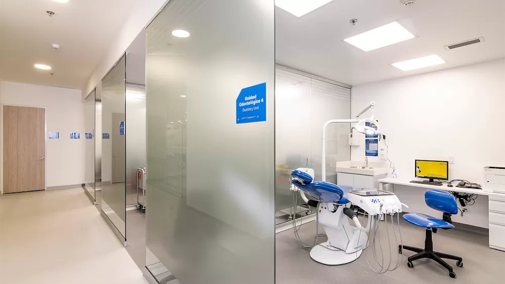Centro Médico Colsubsidio Sura Aventura Plaza - Photo 4
