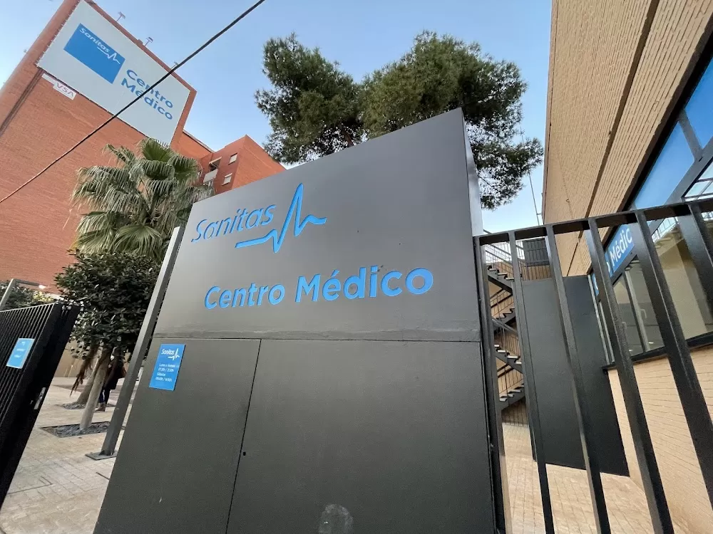 Centro Médico Sanitas Valencia - Photo 4