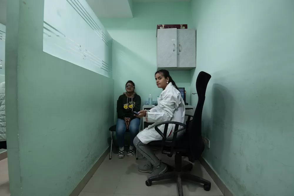 Cataract Surgery Specialists at Eye-Q Hospitals in Gurgaon - Photo 6