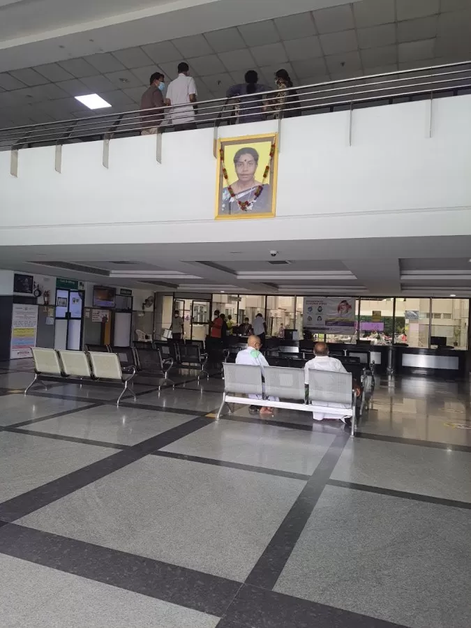 DR.KAMAKSHI MEMORIAL HOSPITALS - Photo 7