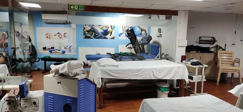 SAL Hospital & Medical Institute - Photo 7