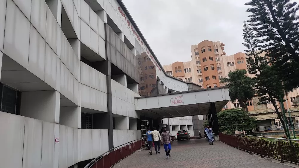 KIMS Hospital & Research Centre - Photo 7