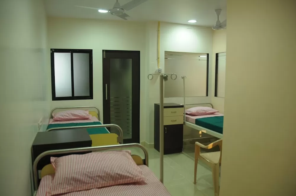 Gujarat Hospital - Photo 2