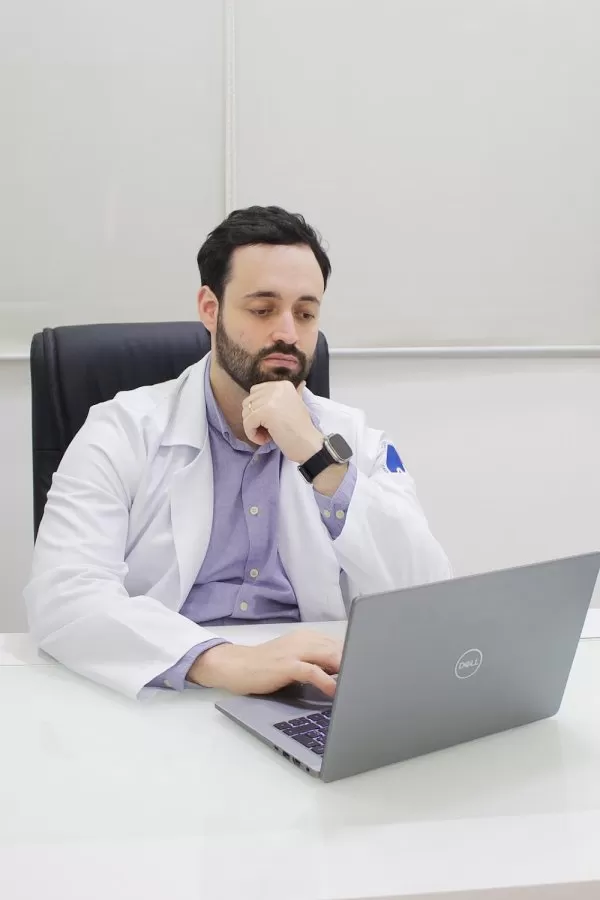 Dr Rodrigo Mincis | Gastroenterologia e Hepatologista - Photo 1
