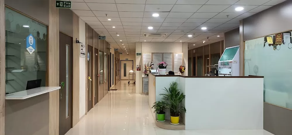 Dr Mangesh Mekha - (MOC Shivaji Nagar) M | O | C Cancer Care & Research Centre | Oncologist and Hematologist - Photo 2