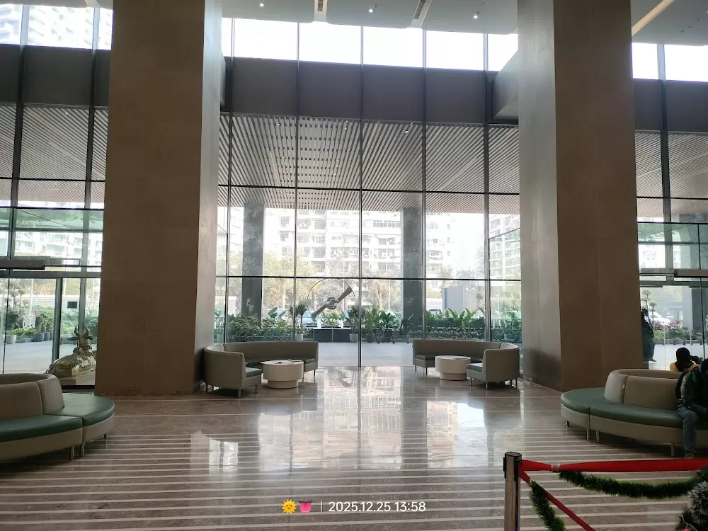Yashoda Medicity - Photo 8