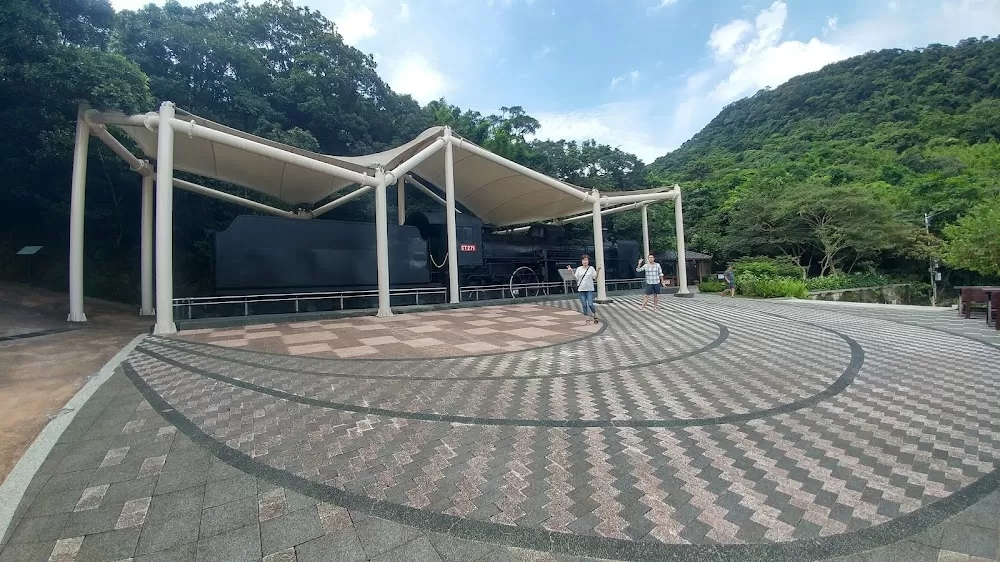 Keelung Chang Gung Memorial Hospital & Lovers Lake Branch - Photo 8