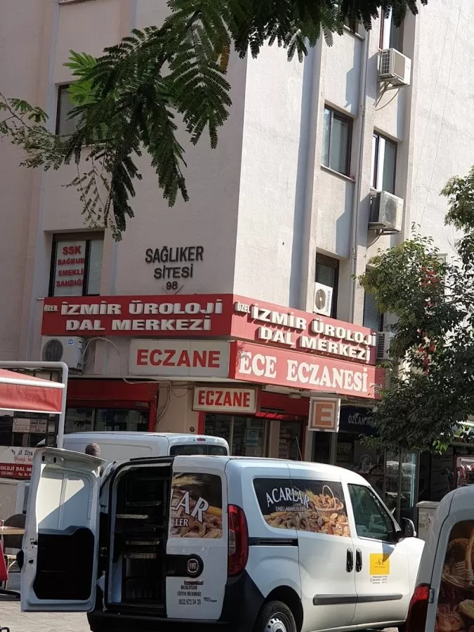 Özel Izmir Üroloji Merkezi - Photo 1