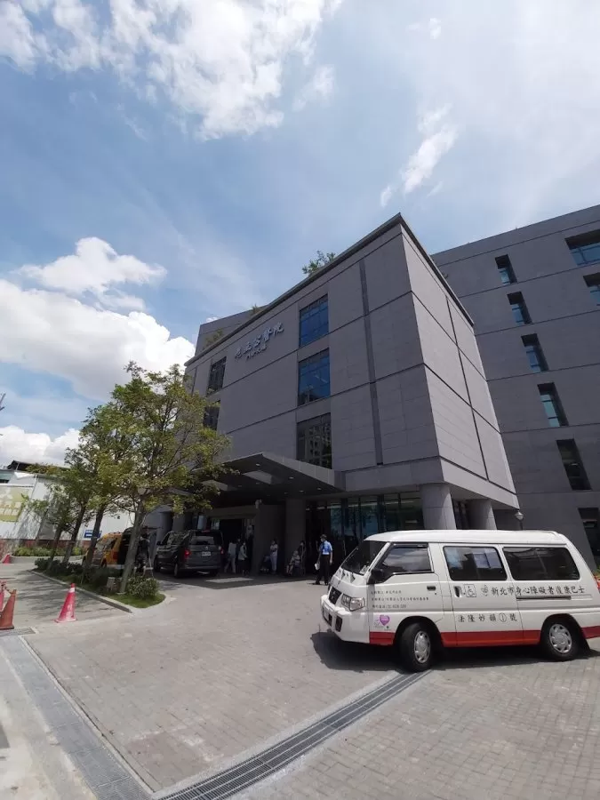 En Chu Kong Hospital Zhongshan Medical Building - Photo 2