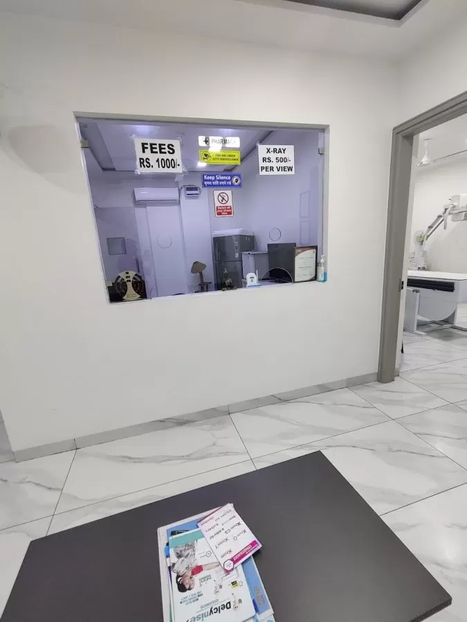 Dr Shree Krishna Memorial Medical Centre /Dr Sumit Krishna - Orthopaedic Surgeon/ Dr Mayuri Verma - Gynaecologist - Photo 6