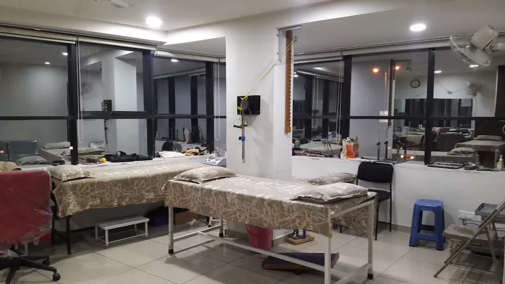 Anusha Fracture & Orthopedic Hospital - Photo 2