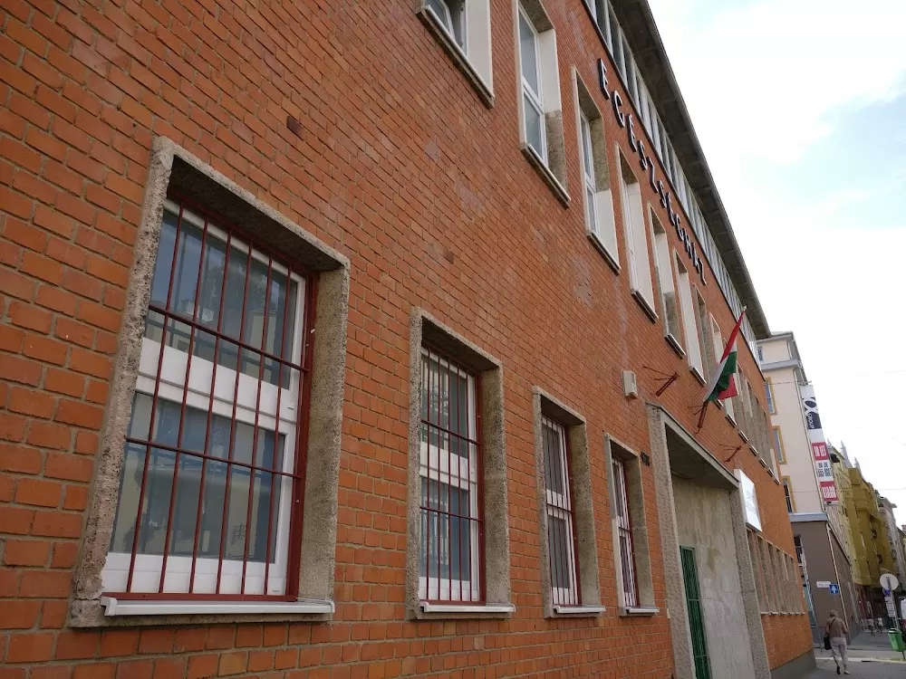 Visegradi street Adult Health Centre - Photo 5