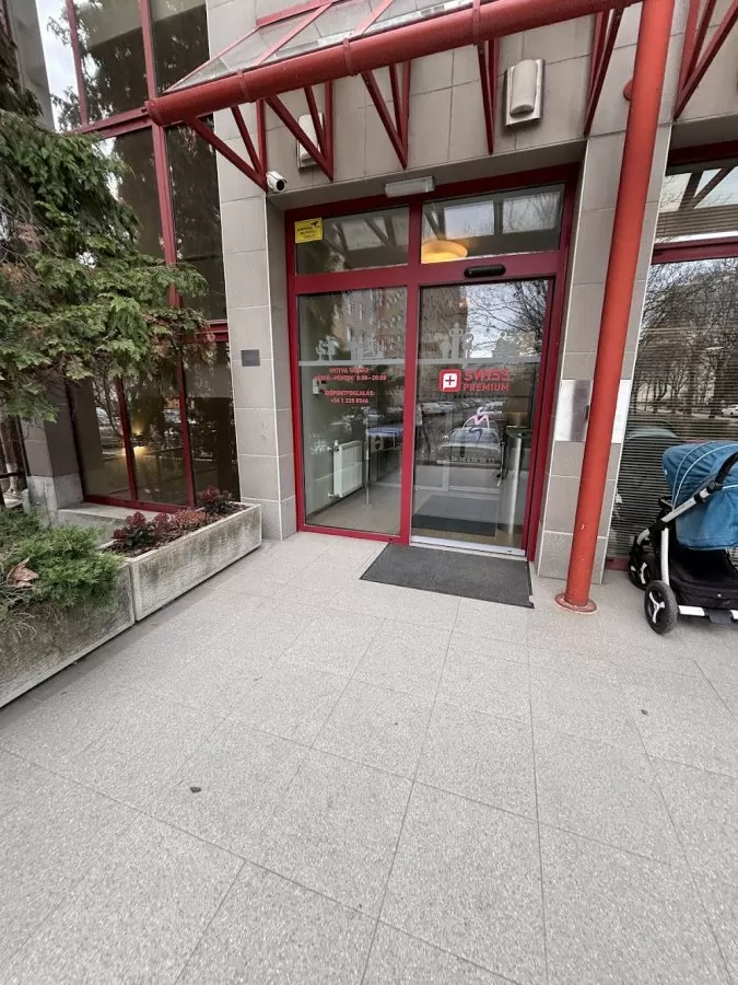 Swiss Prémium Egészségközpont - Újbuda - Medical Clinic - Photo 4