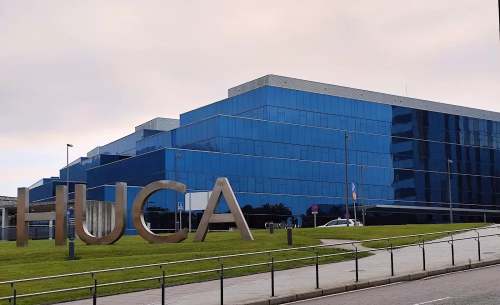 Central University Hospital of Asturias - Photo 2