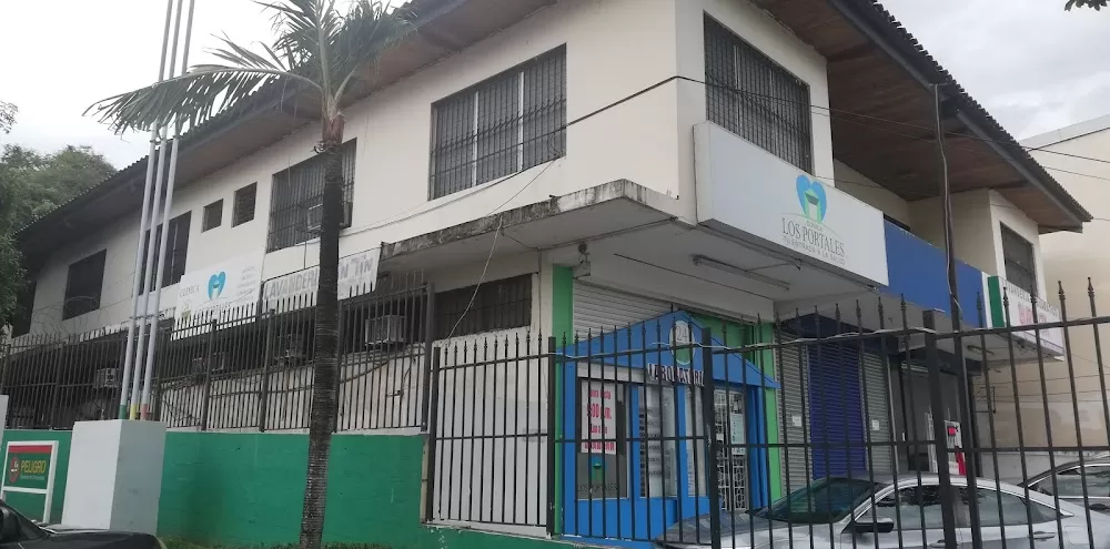 Clinica Los Portales - Photo 7