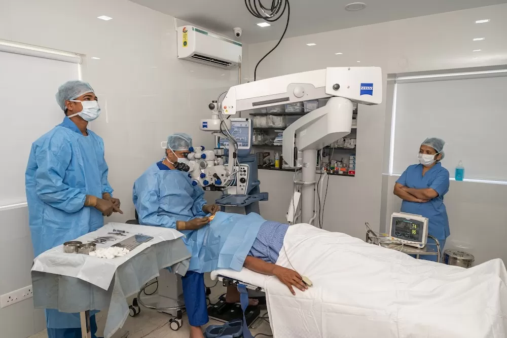Deshpande Eye Hospital And Laser Center - Photo 6