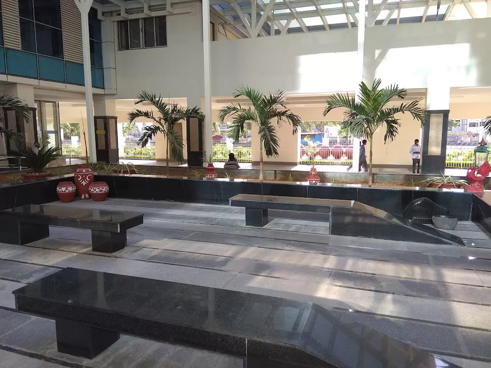 Aravind Eye Hospital - Chennai - Photo 6