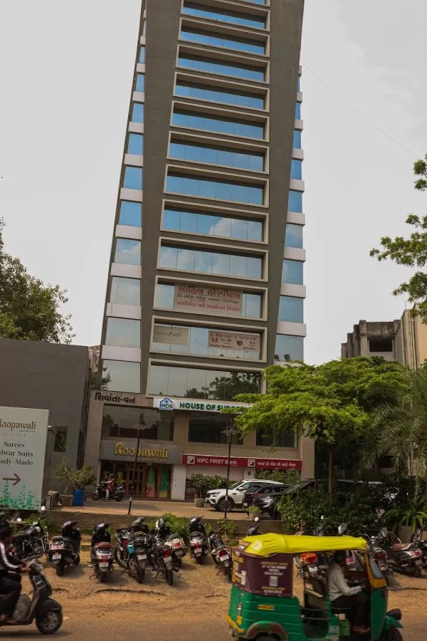 Dr Saurin Dalal - Nephrologist Doctor | Kidney Transplant | Dialysis Physician in Ahmedabad,Gujarat,India - Photo 6