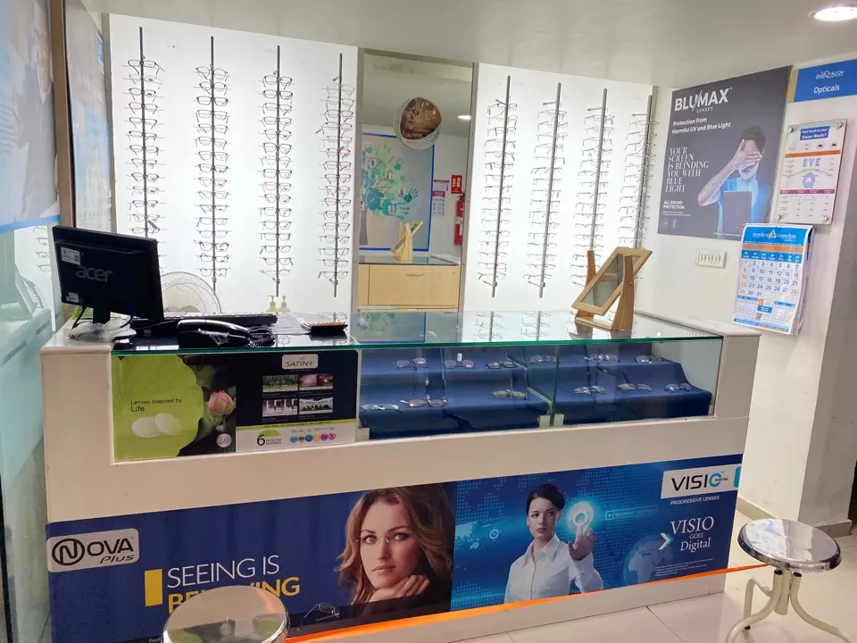 Eye-Q Super-Speciality Eye Hospitals - Photo 7