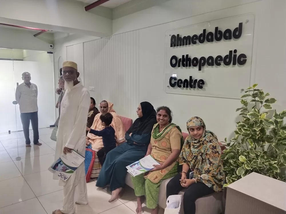 AHMEDABAD ORTHOPAEDIC CENTRE - Photo 5