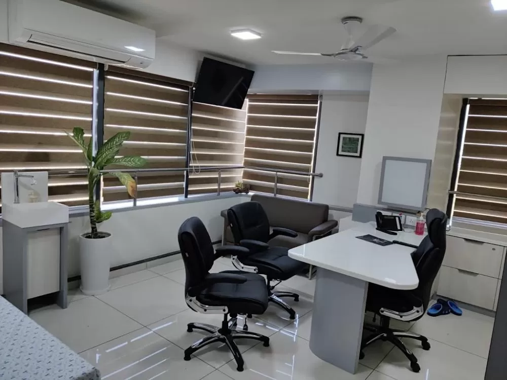 Aadya Arthroscopy & OrthoSports Hospital Dr Sanjay Trivedi & Dr Kalpesh Trivedi - Photo 1