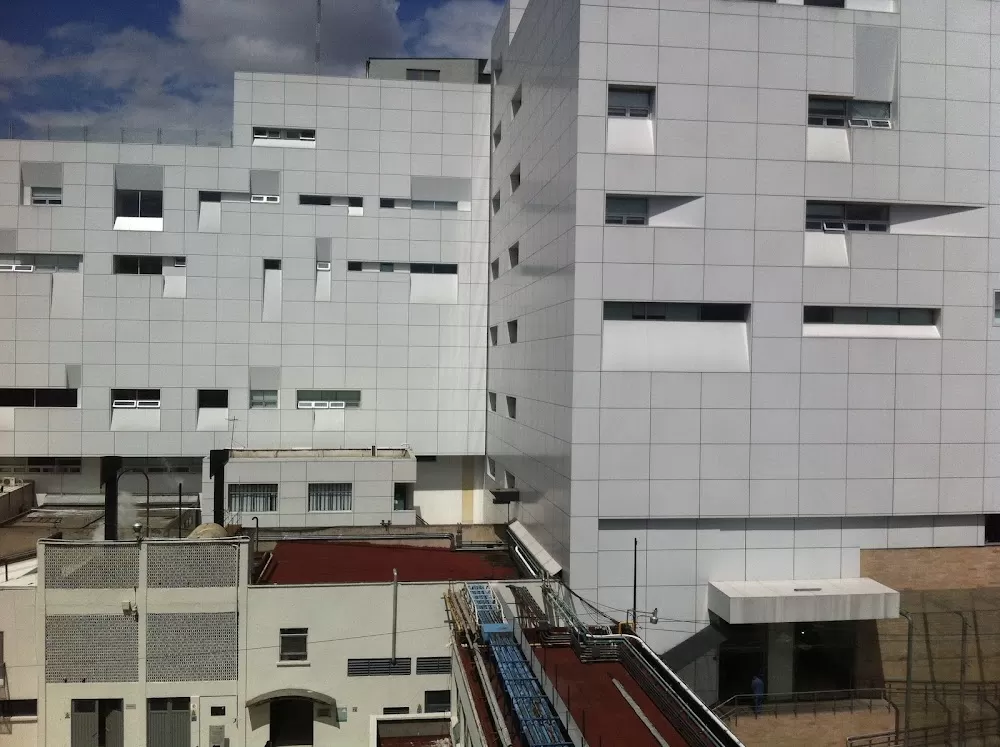 Hospital General "Dr. Manuel Gea González" - Photo 2