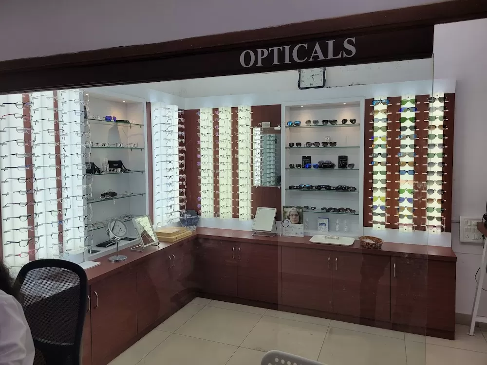 AKSHAYA ADVANCED EYE CARE CENTRE - Photo 2