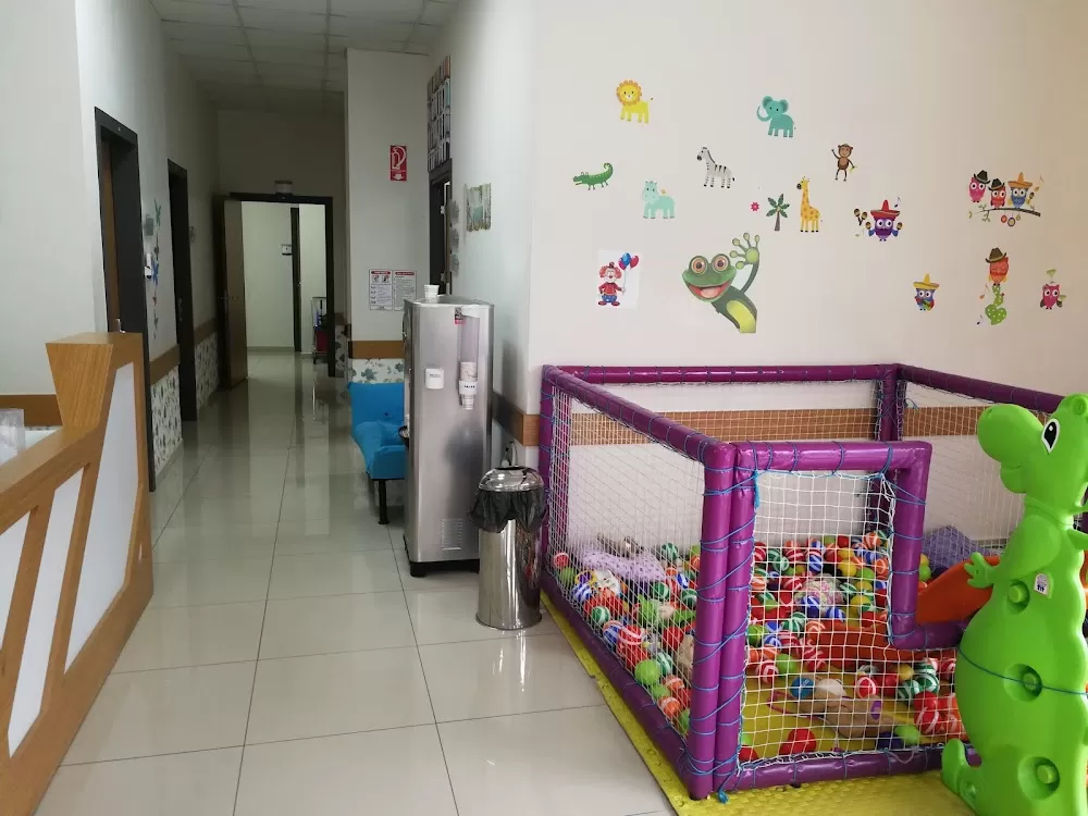 Private Izmir Academy oral health Clinic - Photo 8