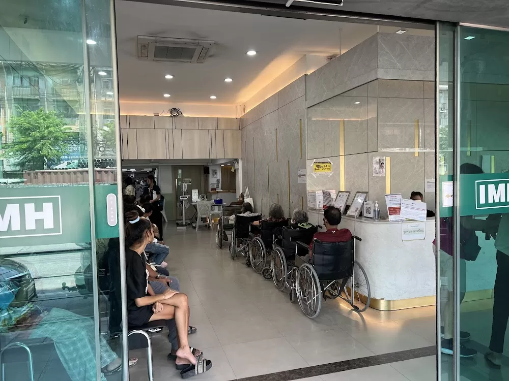 IMH Thonburi Hospital - Photo 3